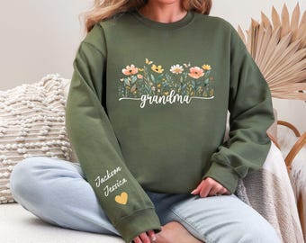 Personalized Floral Grandma Sweatshirt, Custom Wildflowers Grandma Sweater with Kid Name, Floral Grandma Hoodie,Mothers Day Gift For Grandma