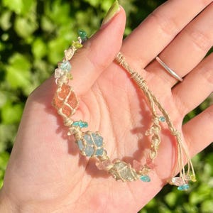 Wild Berries - Macrame Gemstone Bracelet with Rose Quartz/Fluorite/Aquamarine