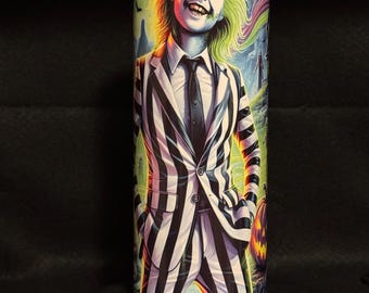 Vaso térmico de 20 oz con temática BEETLEJUICE. Mantiene las bebidas frías durante muchas horas.