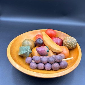 Vintage Hand Carved Wood Fruit Set with Wooden Bowl – 15pc Mixed Fruit Display – Rustic Primitive Mid-Century Kitchen Decor