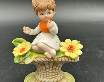 Vintage Japan Floral Fabric Photo Album Pat. 775332 With Statue of