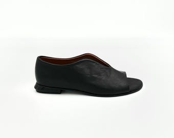Black Leather Open-Toe Flats – Elegant and Minimalist