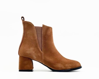 Handgefertigte Wildleder-Stiefeletten – 5 cm Blockabsatz & Seitenreißverschluss