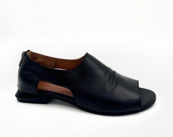 Black Leather Open-Toe Flats – Minimalist Elegance & Comfort