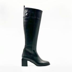 Handmade Black Leather Knee-High Boots – Round Toe & 6.5 cm Block Heel