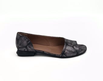 Black and Silver Printed Leather Peep Toe Flats – Modern Elegance & Comfort