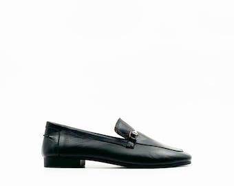 Mocasines de cuero negro hechos a mano – Hebilla dorada & tacón bajo 10 mm