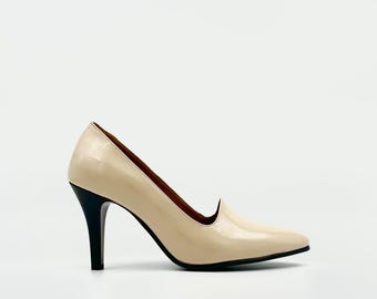 Beige Crinkled Patent Leather Pumps – Sophisticated Stiletto Style with 9cm Heel