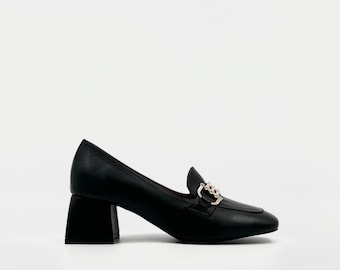 Black Leather Heeled Loafers – Classic Sophistication with Gold Buckle Detail