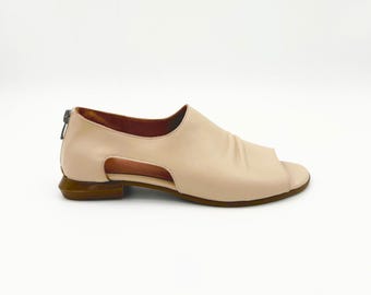 Beige Leather Open-Toe Sandals – Timeless Elegance