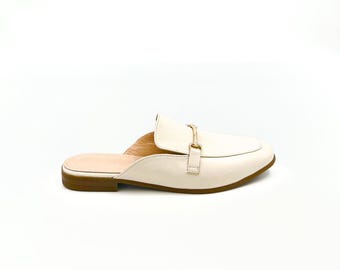 Mules de Cuero Beige – Elegantes & Cómodos