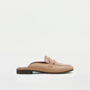 Biscuit Leather Mules – Sleek Slip-On Style in Soft Calf Leather