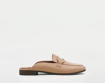 Biscuit Leather Mules – Sleek Slip-On Style in Soft Calf Leather