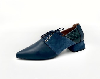 Elegant Navy Blue Oxford Shoes – A Blend of Sophistication & Comfort