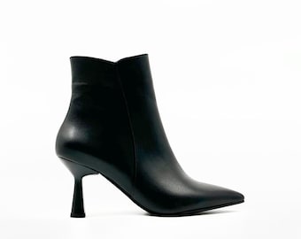 Wyrafinowane Czarne Skórzane Botki – Nowoczesna Elegancja