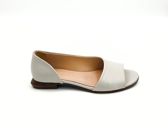 Grey Genuine Leather Flat Sandals – Elegant & Comfortable
