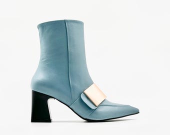 Elegant Blue Leather Ankle Boots – Timeless & Chic