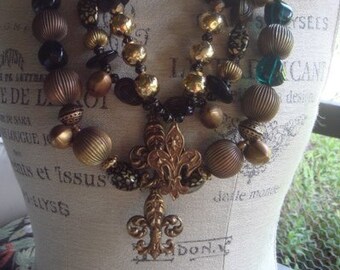 El Trío (3),NOLA Saints Mojo Beads.Cuentas y balones de fútbol vintage. Negro y oro. Peso ligero. ¡Estos son collares llamativos de Saints 4 siempre!