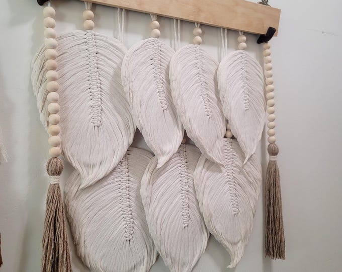 Tapiz de hojas de macramé. Adorno de pared hecho de macramé. Decoración del hogar. Decoración estilo boho. Escultura de hojas de macramé.