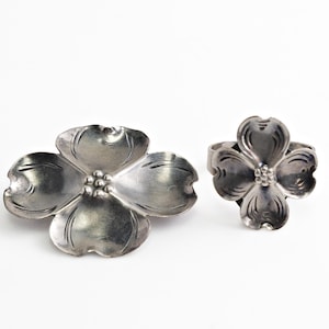 Stuart Nye Dogwood Ring - Etsy