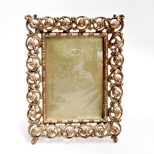 Vintage Ornate Victorian-Style Gold Metal Picture Frame with Easel Back – Elegant Photo Frame