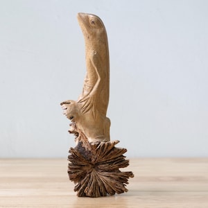 Escultura de madeira de lagarto vintage, estatueta de arte de réptil feita à mão