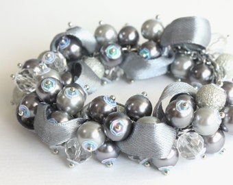 Gray Glass Pearl Cluster Bracelet and Earrings Set
