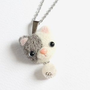 Collar, broche, anillo o prendedor para chal con diseño de gato blanco y gris de fieltro con aguja
