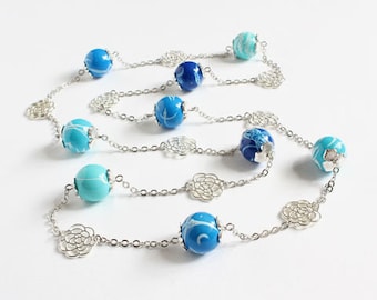 Random Pattern Beads with Silver Roses Long Necklace