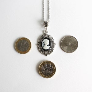 Mini Cameo Necklace zdjęcie 6