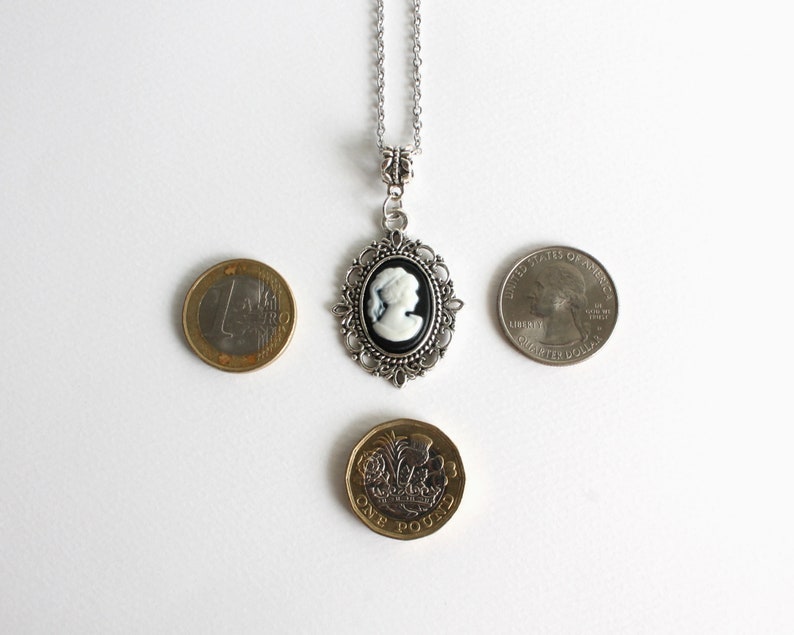 Mini Cameo Necklace zdjęcie 6