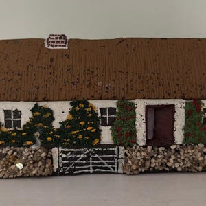 Irish Cottage Doll House - Etsy