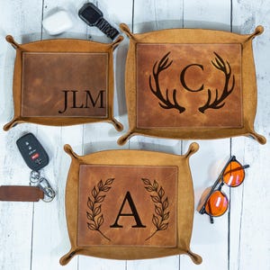 Initial Engraved Valet Tray, Personalized Leather Catchall for Men, 3rd Anniversary, Monogrammed Home Decor, Gift for Him, Organiser