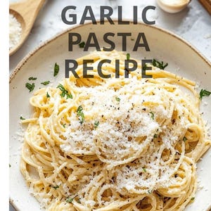 NAJLEPSZY PRZEPIS na kremowy makaron z czosnkiem i parmezanem Pobierz.