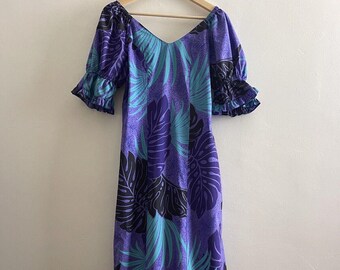Vintage MOD Monstera Leaf Hawaiian dress muu muu cotton purple teal small medium