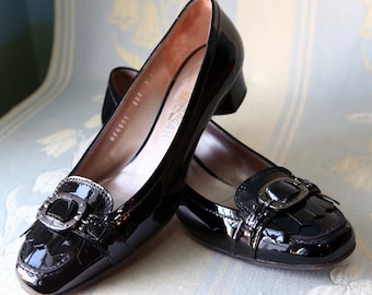 Salvatore Ferragamo Lakleer instapper loafers of pumps met lage hak Maat 9 2A Zilveren gesp