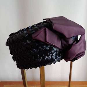 50s 60s navy blue straw pillbox hat tea party plum purple satin ribbon Jackie O 1960s formal vintage mint condition