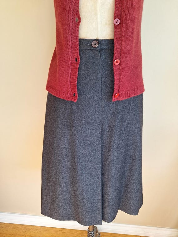 Gianfranco Ferré, Italian wool grey skirt Gianfranco Ferre pleats pockets high waisted fully lined medium