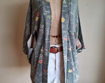 Vintage 30-40-tals handgjord japansk siden rayon kimono pärlstängning natur träd blommor salviagrön 自他一体 liten medium