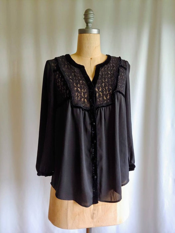 Romantic Victorian lace blouse with velvet trim sm