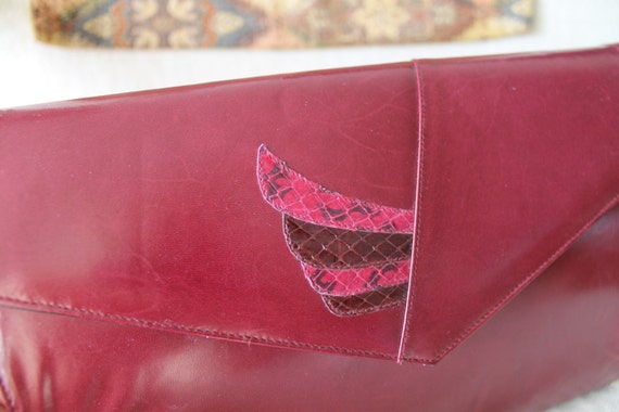 70s Ingledews envelope purse alligator detail, ki… - image 2