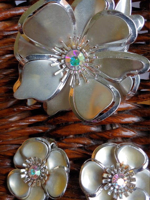 50s Brooch, 50s Earrings, Starburst Floral Jewell… - image 2