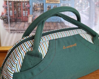Vintage Y2K Le Coq Sportif barrel handbag mint