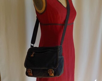 roots classic camera bag