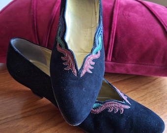 Zapatos de tacón Bruno Magli Art Deco de ante negro, Italia, talla 8 1/2 AA