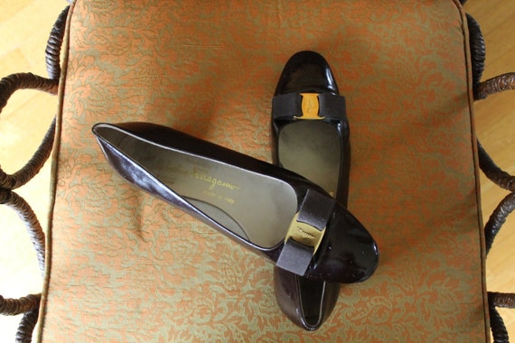 Vintage 70s Salvatore Ferragamo Vara Pumps, Brown