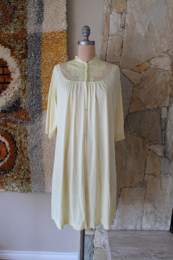 50s yellow Illusion nylon kimono dress robe linge… - image 3