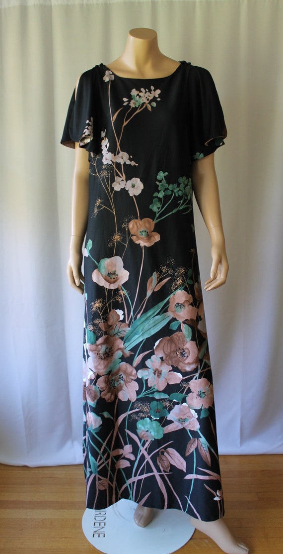hawaiian cold shoulder dress