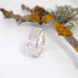 Textured Sterling Silver Wide Band Ring: Unisex Tree Bark Design - UK Size T 1/2