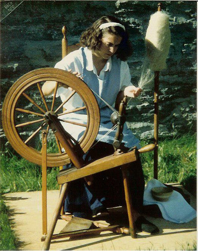 Handmade Linen Yarn Flax Hand Spinning Tutorial, Treadle Wheel Beginner Handspinning Instructions, Learn to Spin Yarn Digital Download PDF image 4